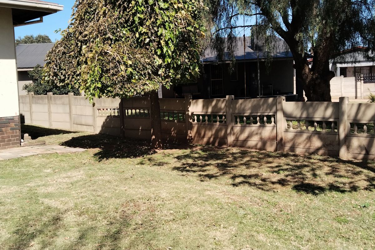 Income-Generating Gem – Prime Location in Heidelberg, Gauteng - Photo 4