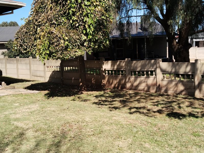 Income-Generating Gem – Prime Location in Heidelberg, Gauteng - Photo 4