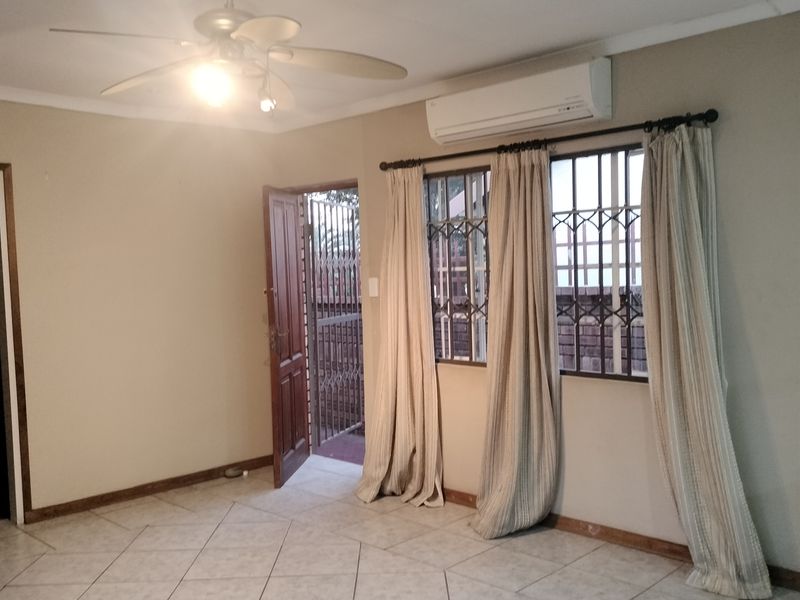 Charming 2-bedroom Garden Flat To Let in Geelhoutpark, Rustenburg - Photo 3