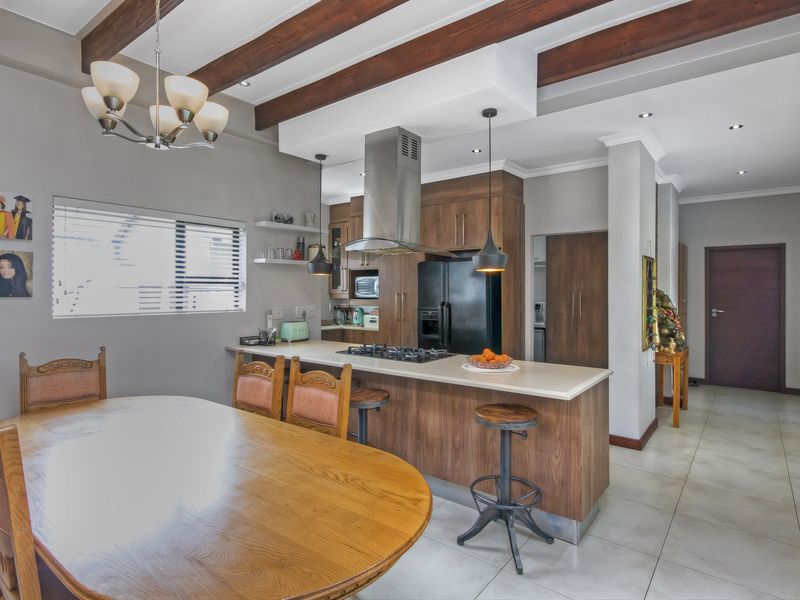 The Perfect Fit for the Starter Family !! - Photo 5