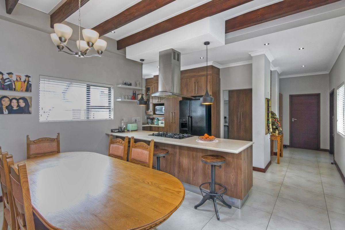 The Perfect Fit for the Starter Family !! - Photo 5