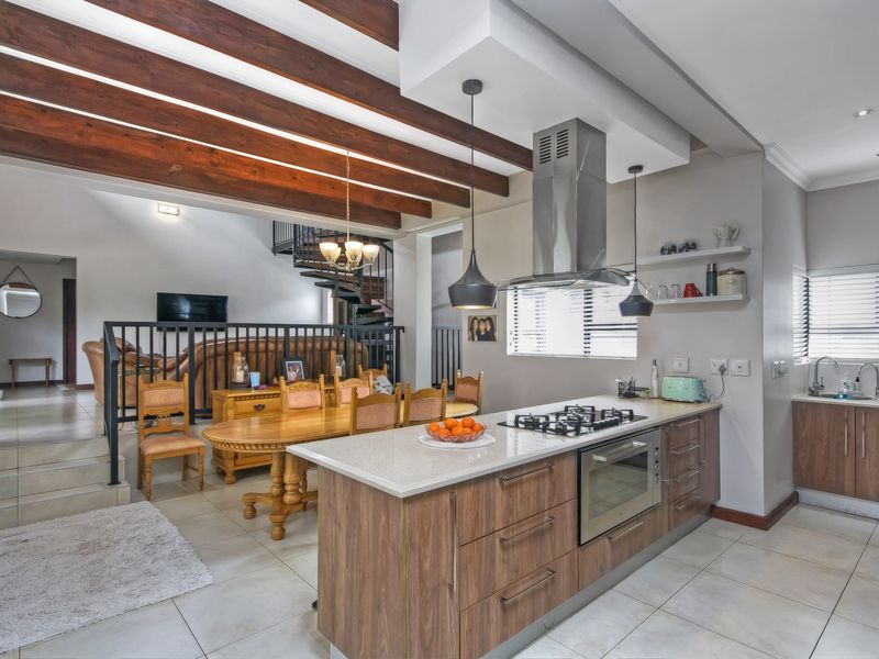 The Perfect Fit for the Starter Family !! - Photo 6