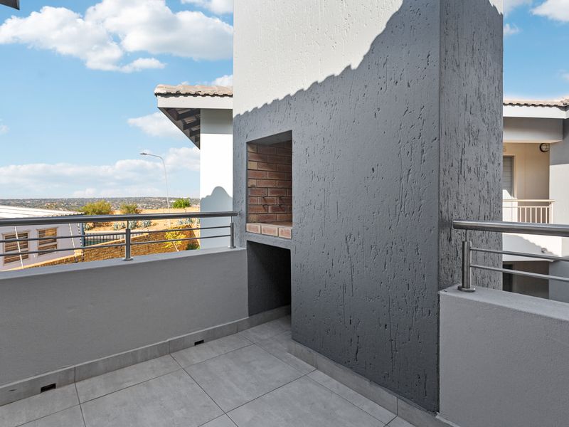 Embrace modern living in this lock up and go apartment... - Photo 4