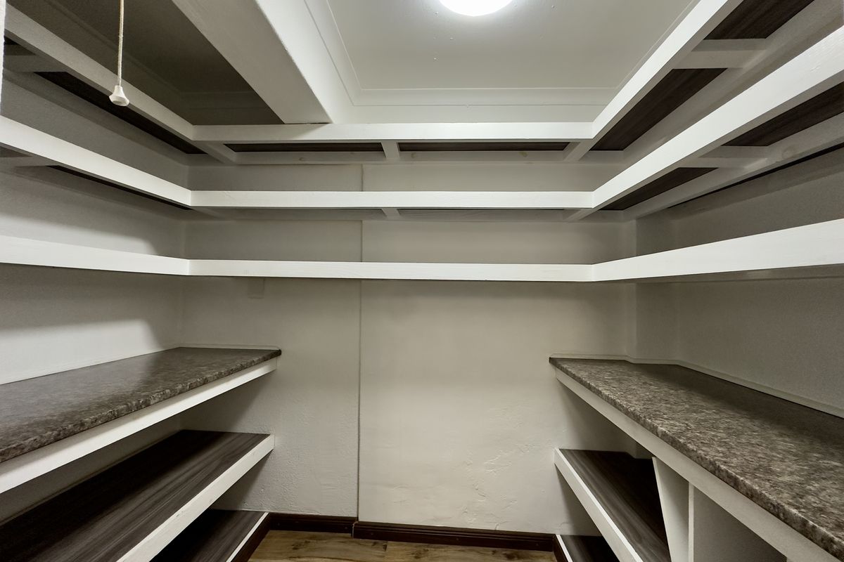 Spacious Family Home with Solar Power and Flatlet Potential. - Photo 5