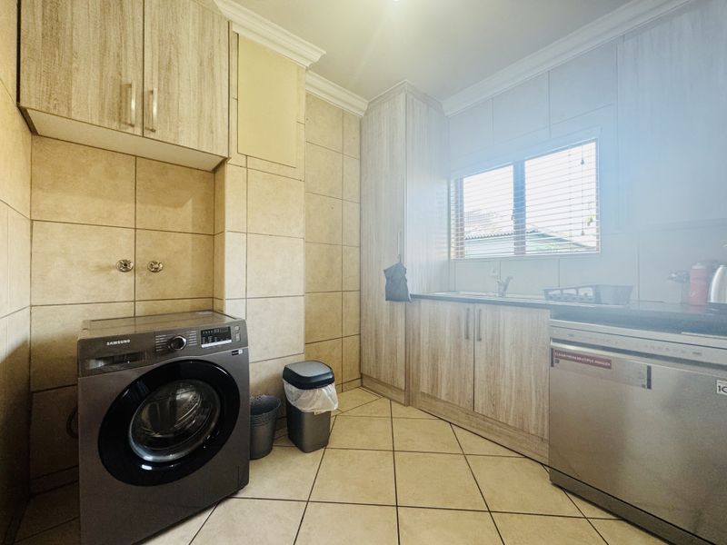 Modern Double-Story 3-Bedroom Home in Green Acres Estate - Photo 10