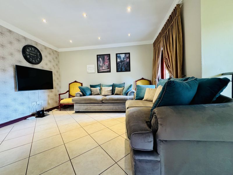 Modern Double-Story 3-Bedroom Home in Green Acres Estate - Photo 5