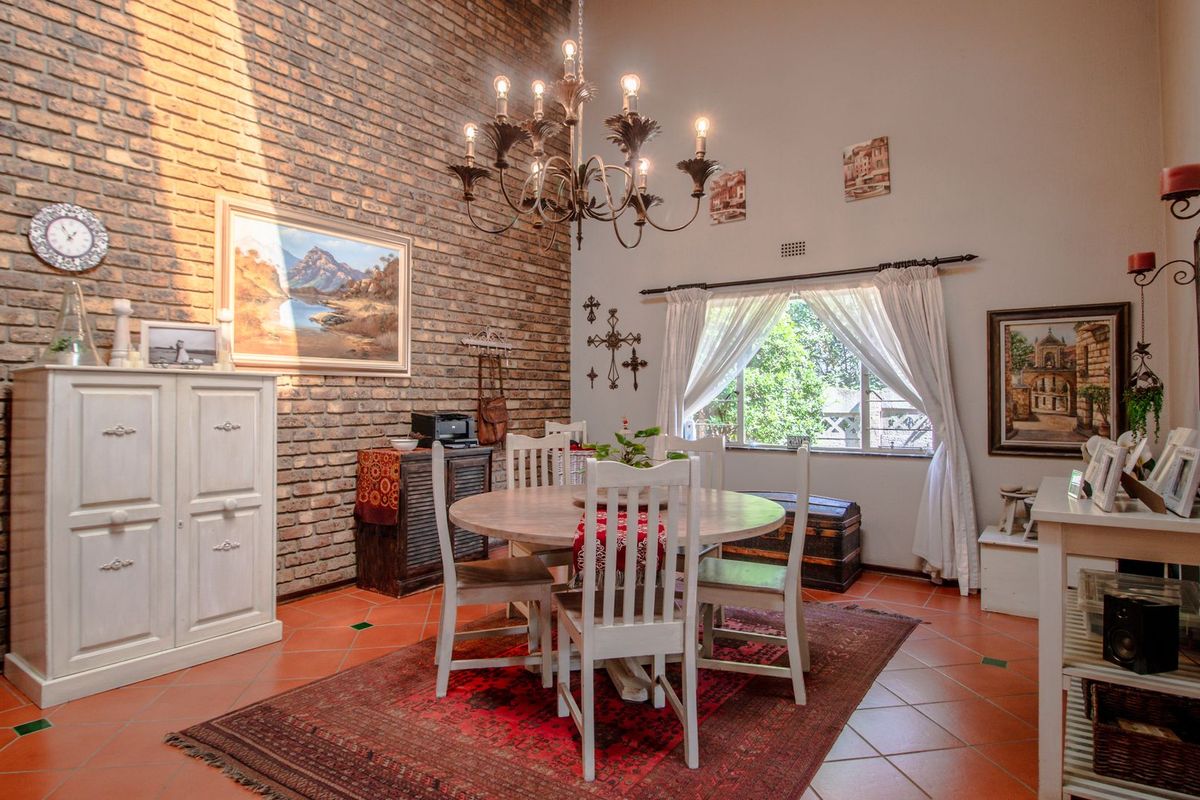 A family Home in Graver and Juniper Community - Photo 4