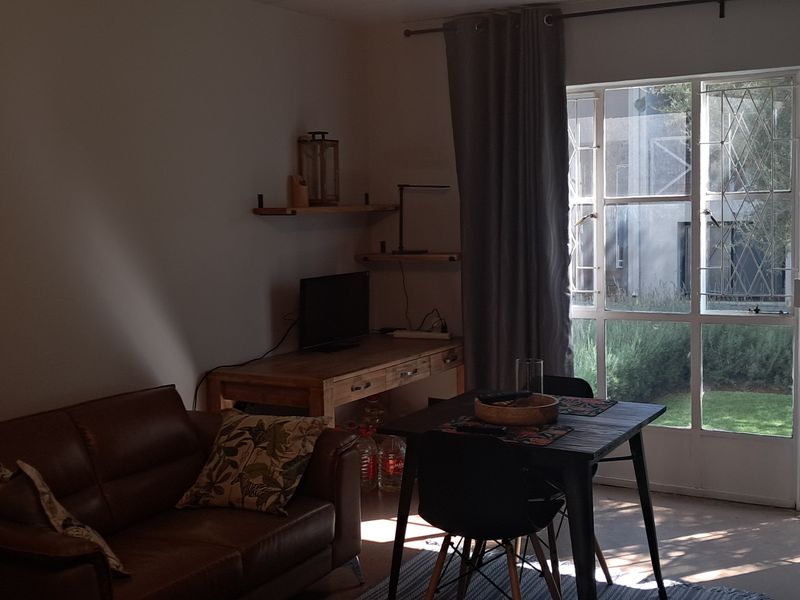 Modern and Secure townhouse in Melville -  R580 000 - Photo 9