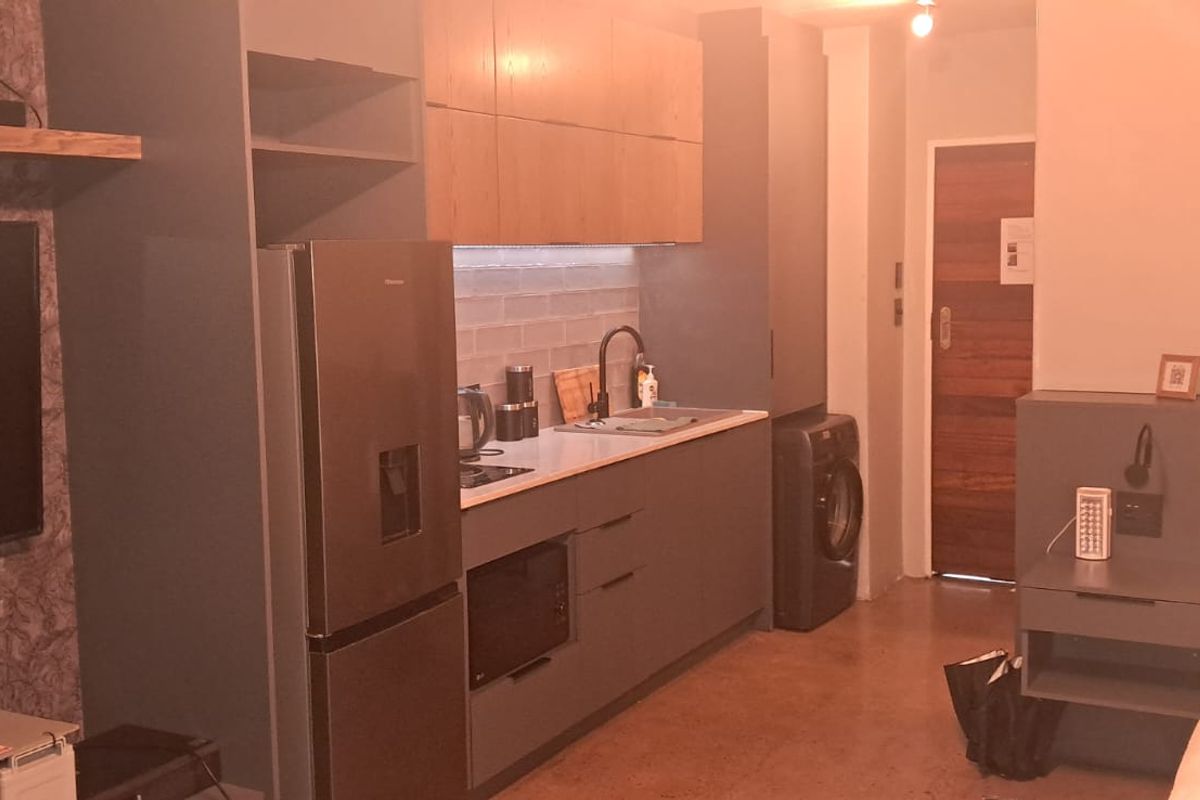 Modern and Secure townhouse in Melville -  R580 000 - Photo 4