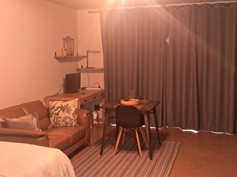 Modern and Secure townhouse in Melville -  R580 000 - Photo 7