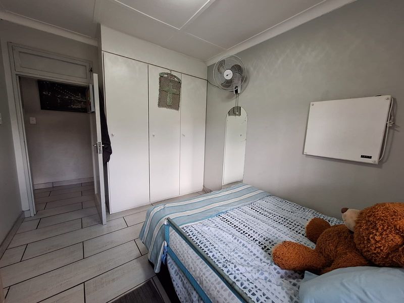 WELL PRICED FAMILY HOME WITH FLATLET - Photo 9