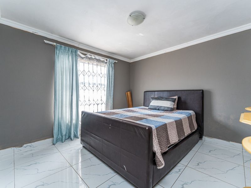 Secure 4 bedroom house in Mindalore R11 000 pm - Photo 8