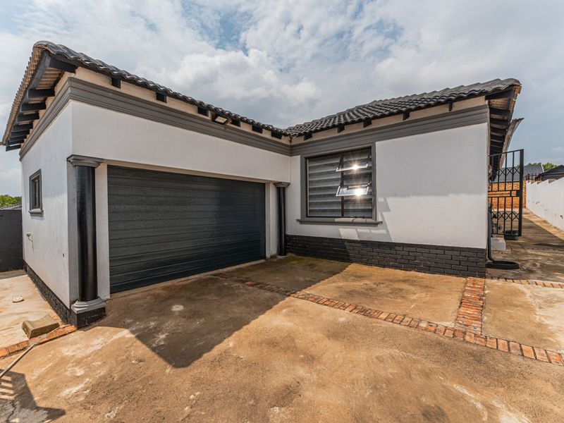 Secure 4 bedroom house in Mindalore R11 000 pm - Photo 2