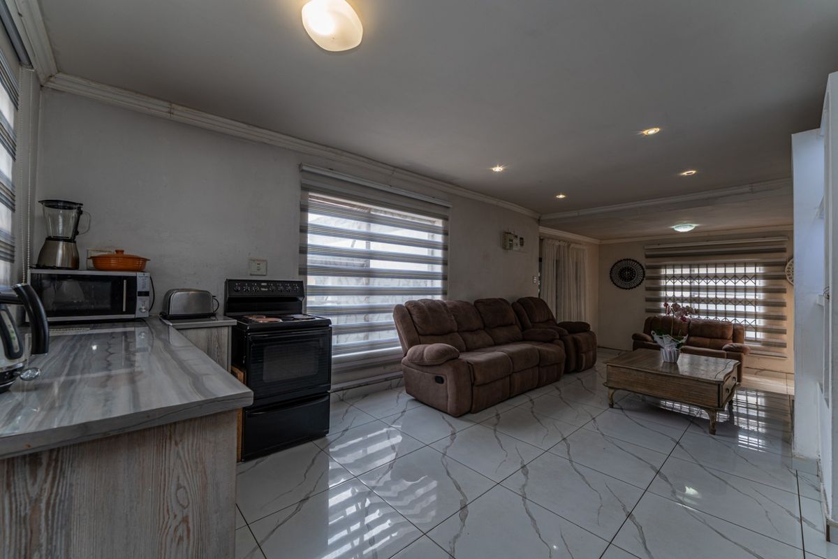 Secure 4 bedroom house in Mindalore R11 000 pm - Photo 5