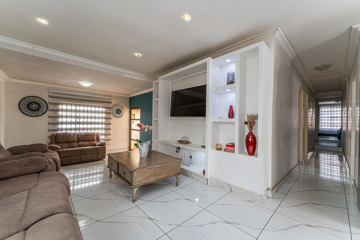 Secure 4 bedroom house in Mindalore R11 000 pm - Photo 3