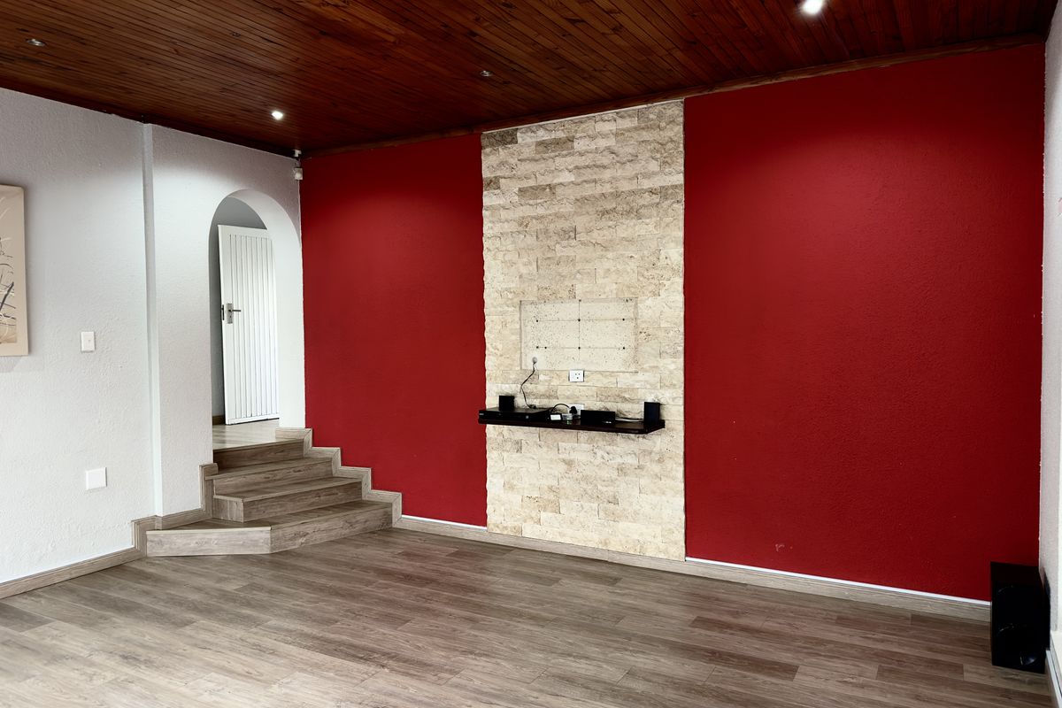 Elegant Family Home with Pool, Flatlet and Modern Touches. - Photo 3