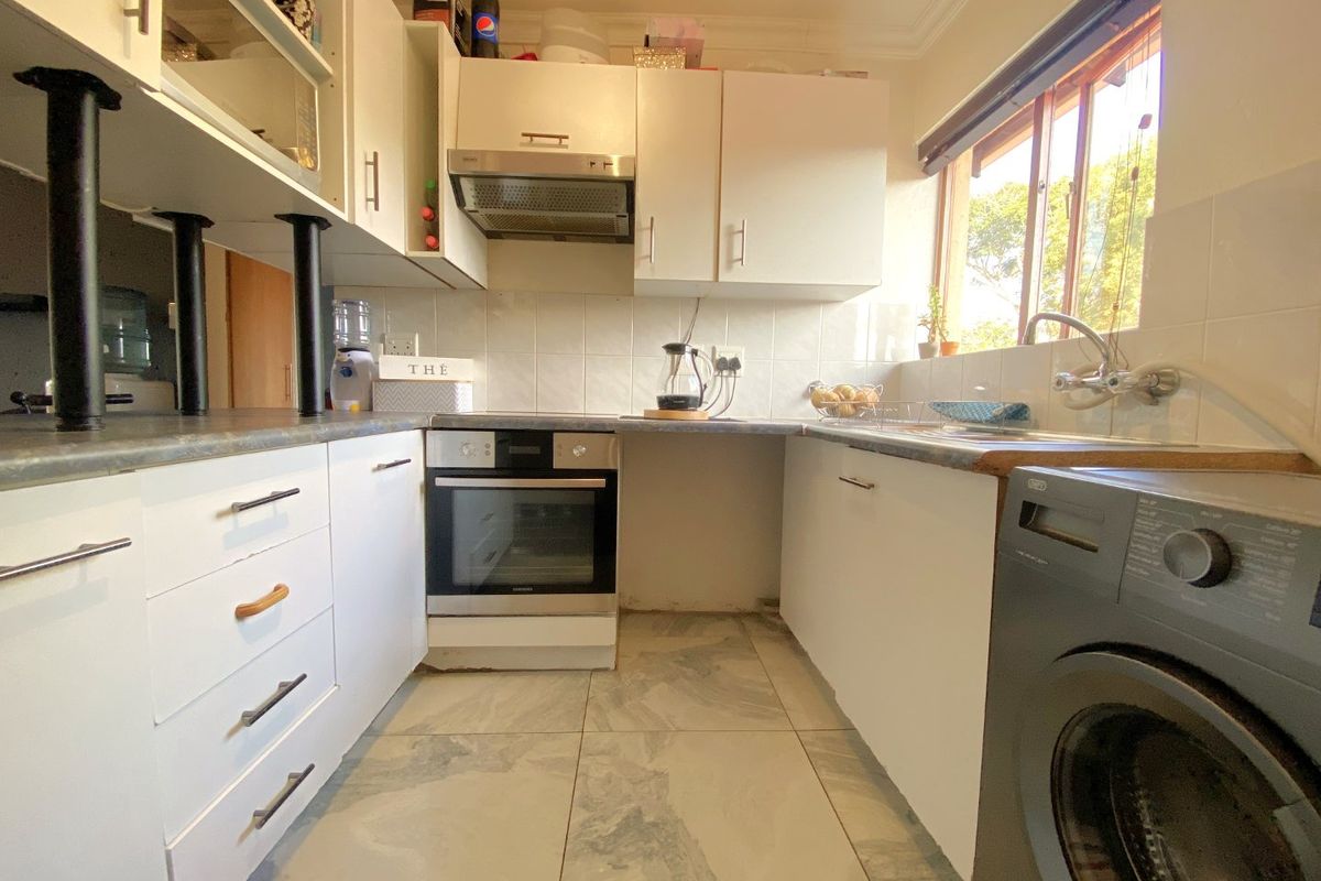 Well priced 2 bedroom apartment in prime location - Photo 4