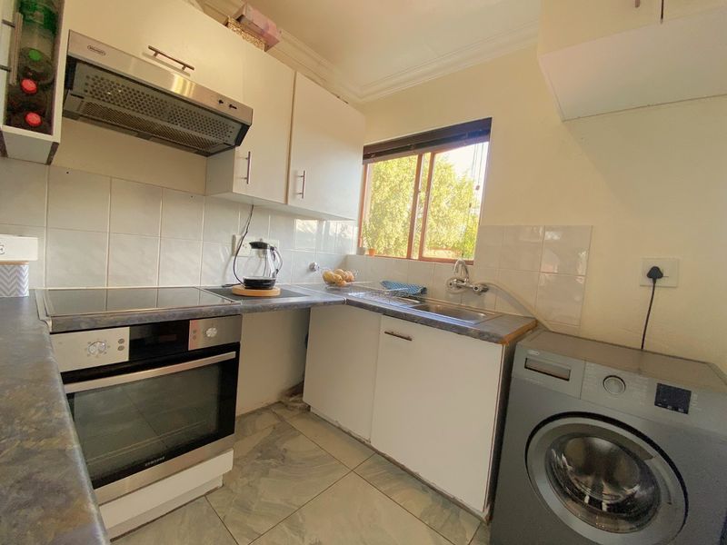 Well priced 2 bedroom apartment in prime location - Photo 7