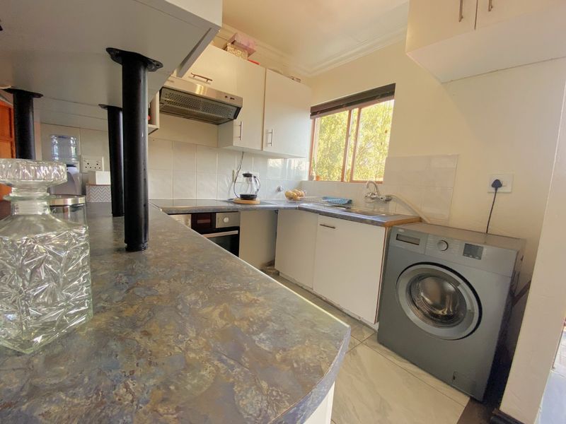 Well priced 2 bedroom apartment in prime location - Photo 6