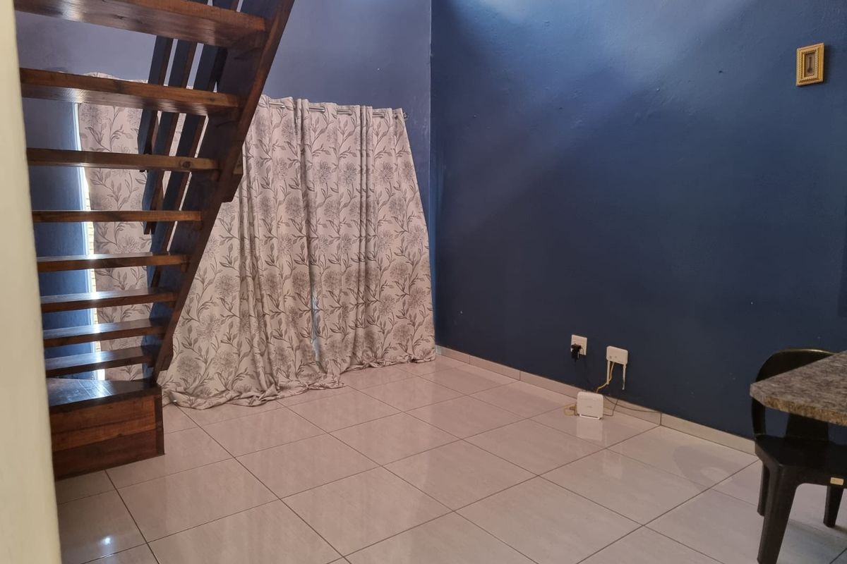 Three Bedroom stand alone with private Garden for Sale. - Photo 3