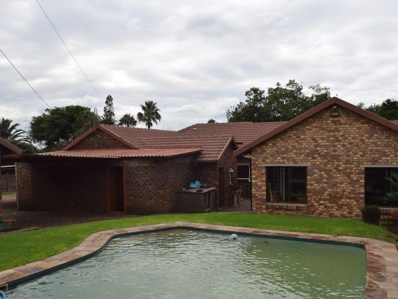 Dream home for sale ! its a two in one - Photo 2