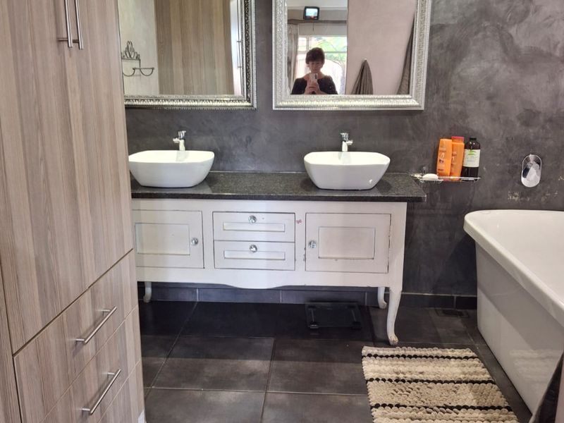 Dream home for sale ! its a two in one - Photo 9