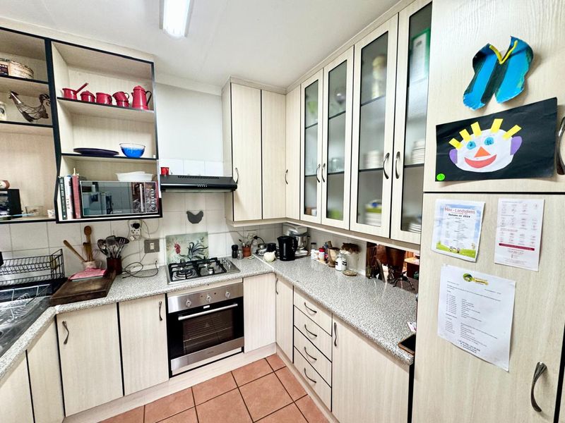 Well maintaned two bedroom townhouse for sale in Secunda - Photo 7