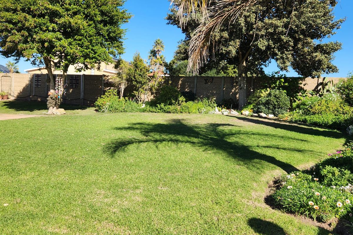 Immaculate Family Home with Space, Style & Security - Photo 3