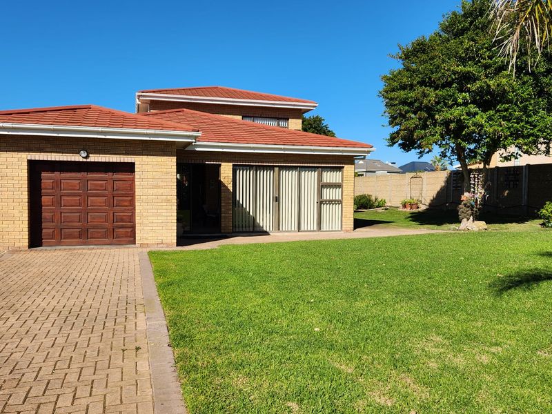 Immaculate Family Home with Space, Style & Security - Photo 2