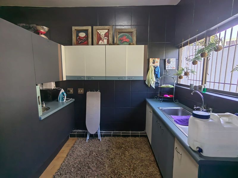 Unique 2 Bedroom Townhouse with a view of the river for sale in Parys - Photo 9