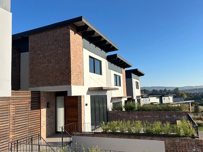 Affordable Upmarket 2 & 3 Bedroom Units in an established gated Estate - Photo 5