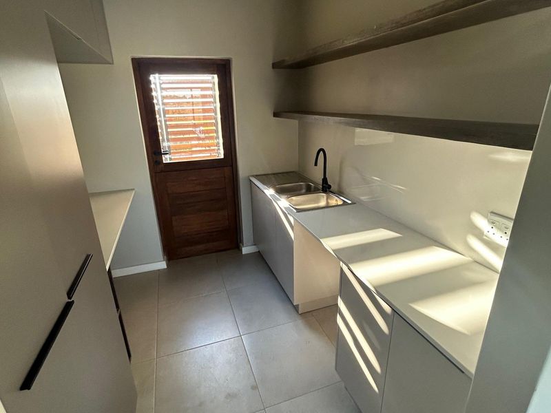 Affordable Upmarket 2 & 3 Bedroom Units in an established gated Estate - Photo 10