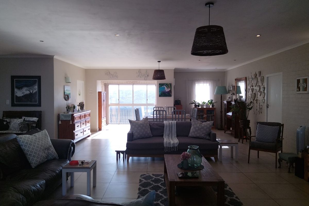 Grand Family Home Or Investors Haven - Photo 4