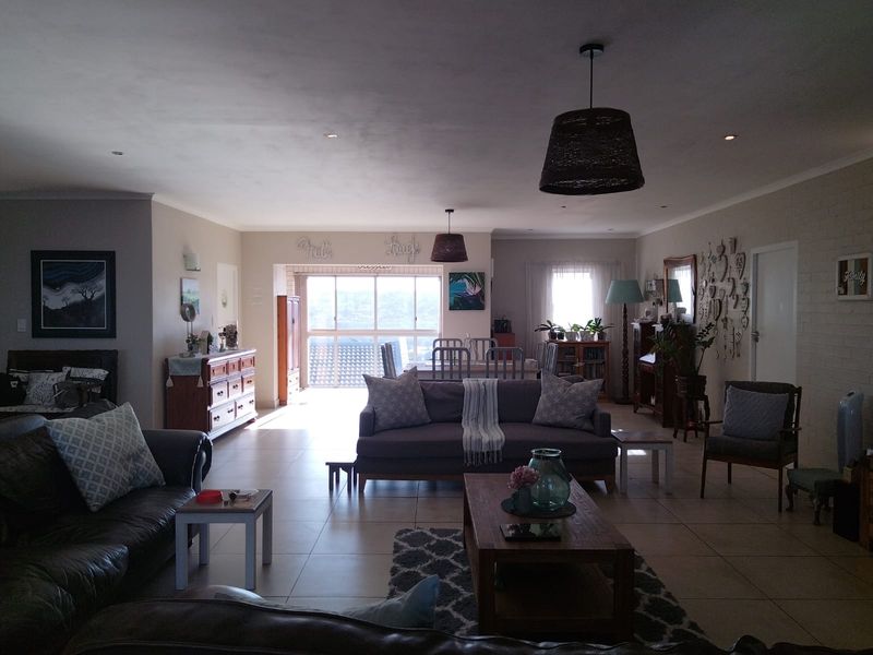 Grand Family Home Or Investors Haven - Photo 4