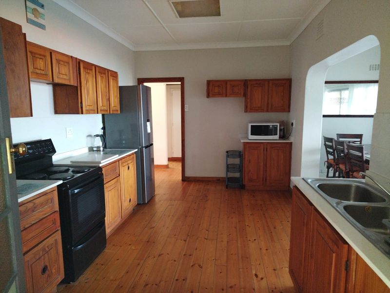 Grand Family Home Or Investors Haven - Photo 7