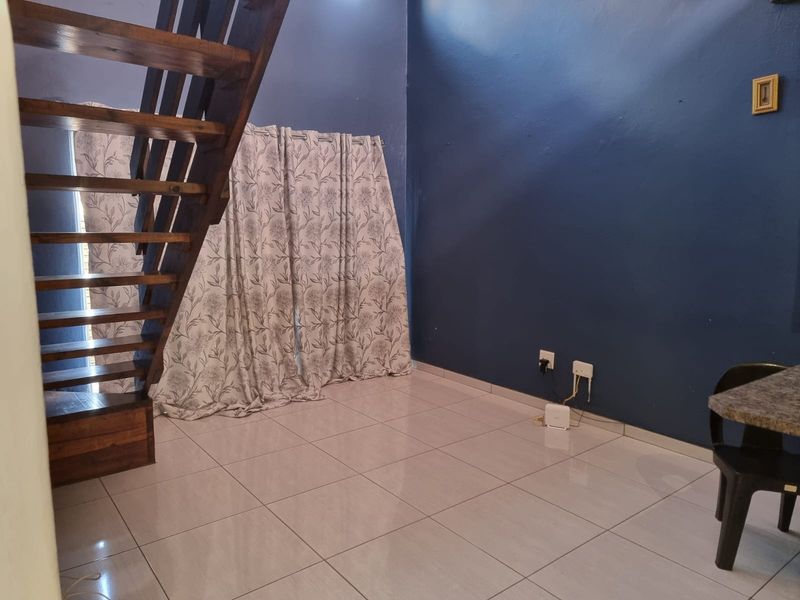 Charming Three Bedroom Duplex for Sale - Photo 3