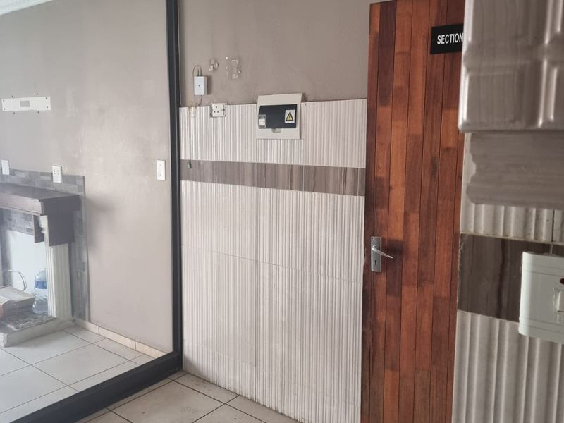 Modern Two Bedroom First floor Apartment for Sale. - Photo 8