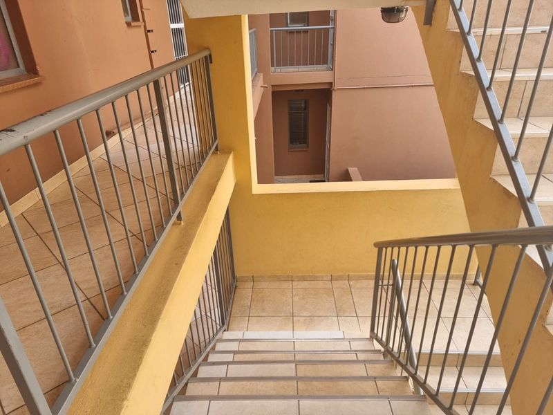 Modern Two Bedroom First floor Apartment for Sale. - Photo 10