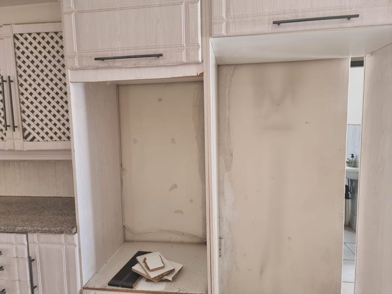 Modern Two Bedroom First floor Apartment for Sale. - Photo 7