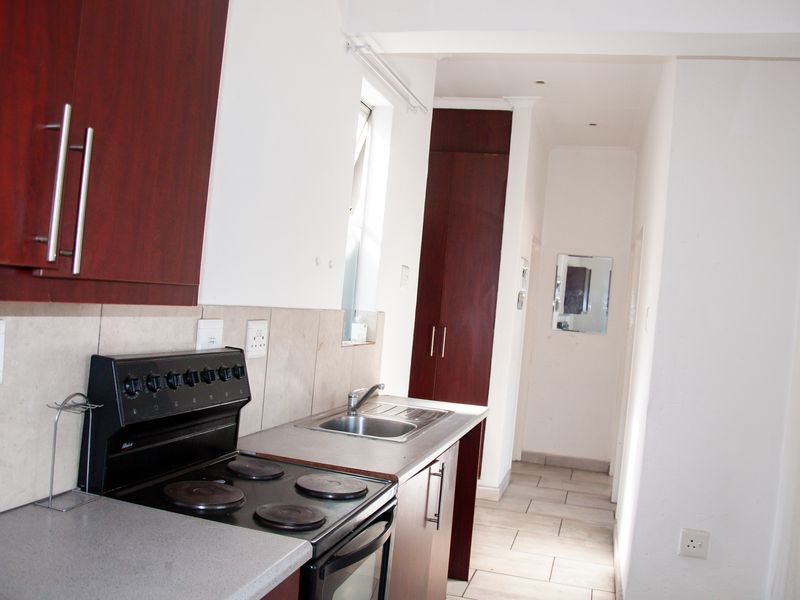 Attractive First Floor Apartment in Windmills Complex - Photo 10