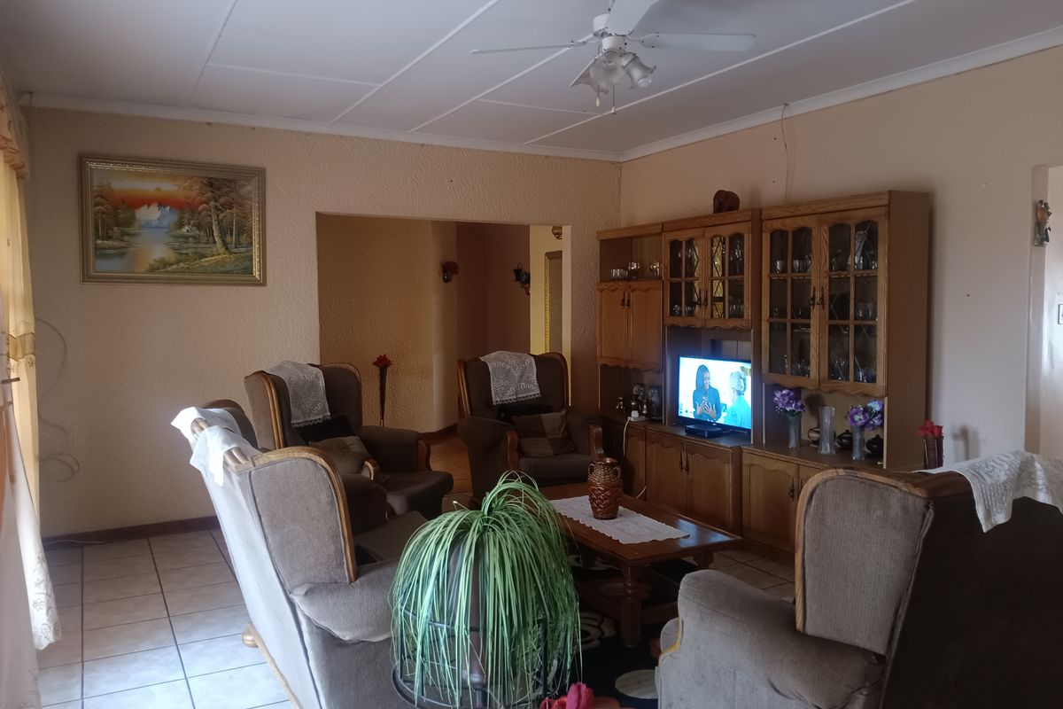 Big Spaces, Endless Potential - Photo 2