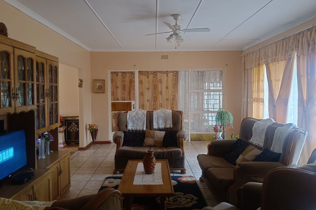 Big Spaces, Endless Potential - Photo 3