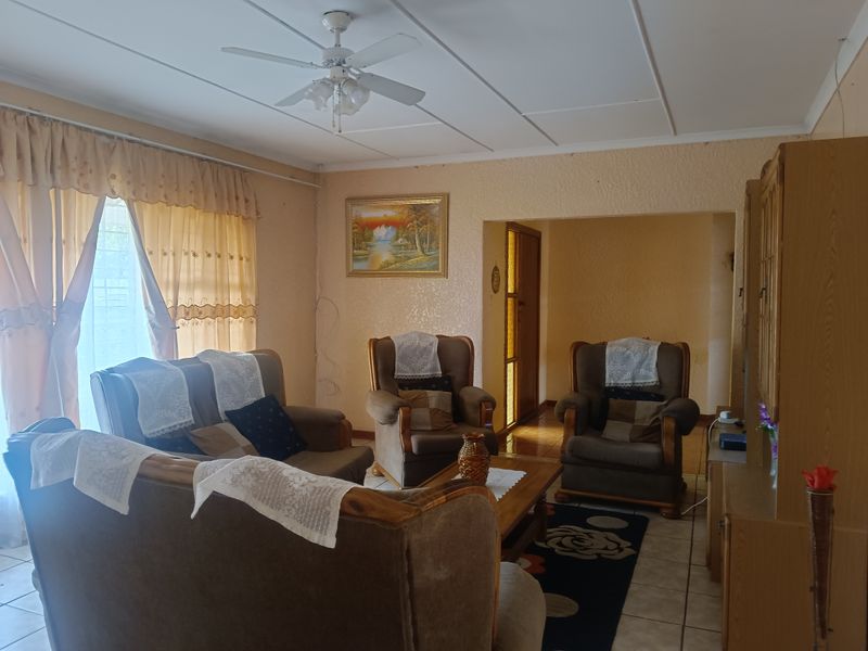 Big Spaces, Endless Potential - Photo 4