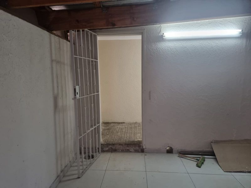 New renovated two Bedroom Apartment to Let. - Photo 10