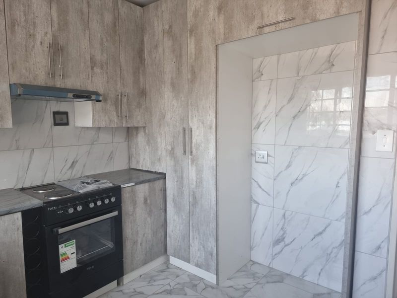 New renovated two Bedroom Apartment to Let. - Photo 3