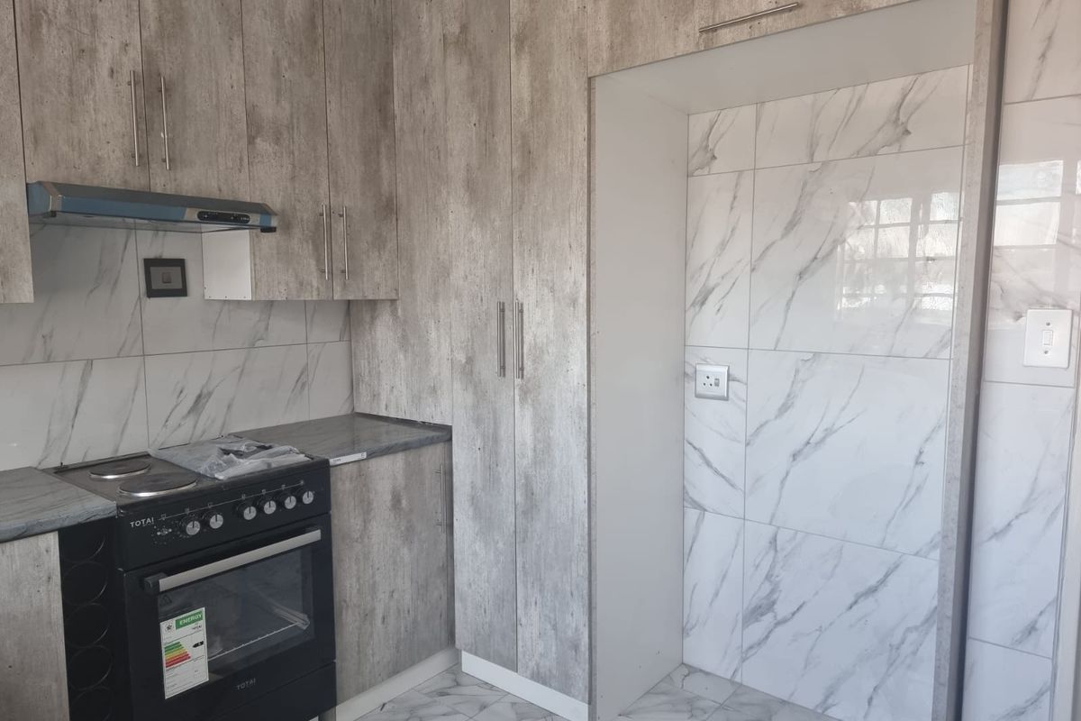 New renovated two Bedroom Apartment to Let. - Photo 3