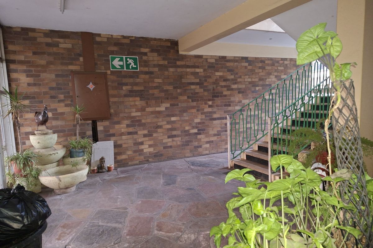 2 Bedroom ground floor - Photo 2