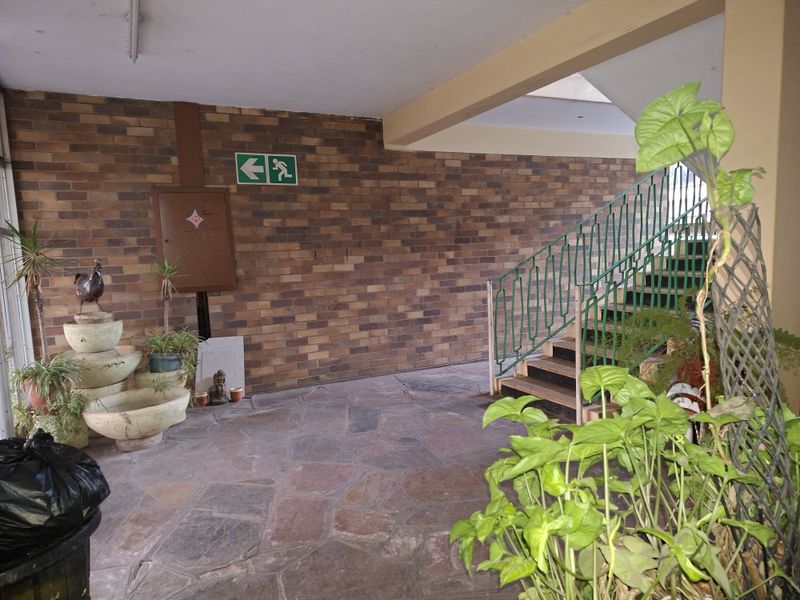 2 Bedroom ground floor - Photo 2