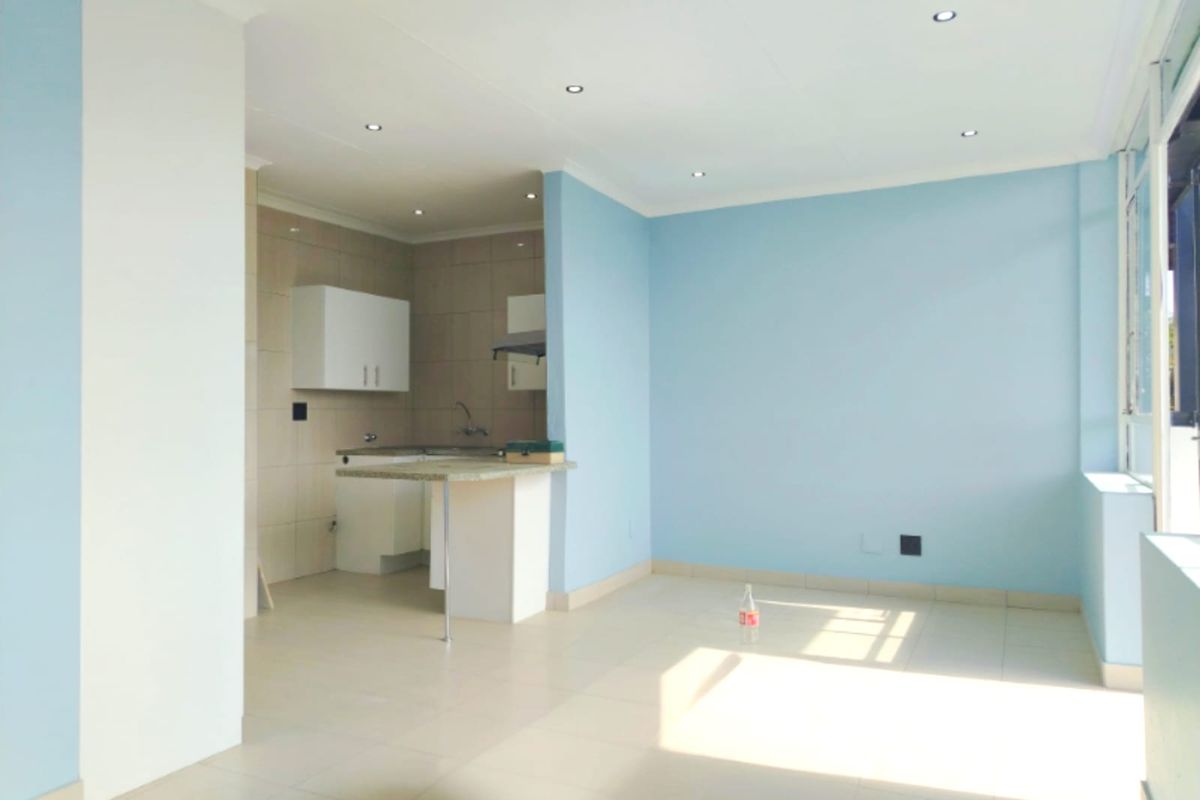 Sunrise Living in a Stylish Open-Plan Studio Retreat - Photo 3