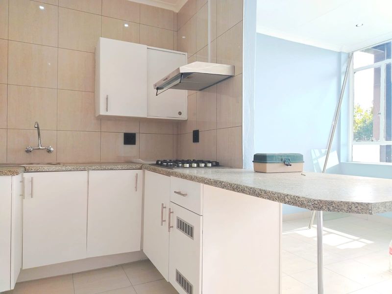 Sunrise Living in a Stylish Open-Plan Studio Retreat - Photo 10